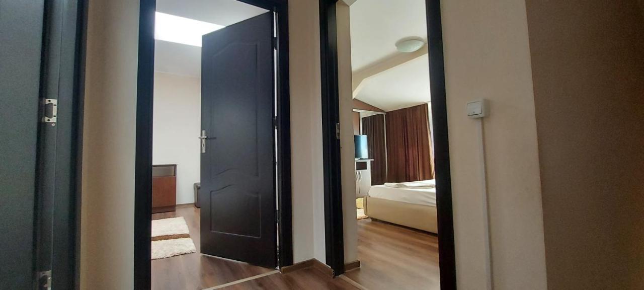 Jolie Suites Брэила Экстерьер фото