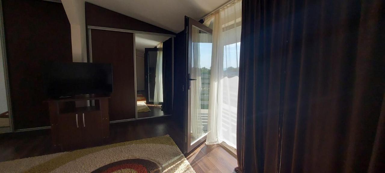 Jolie Suites Брэила Экстерьер фото