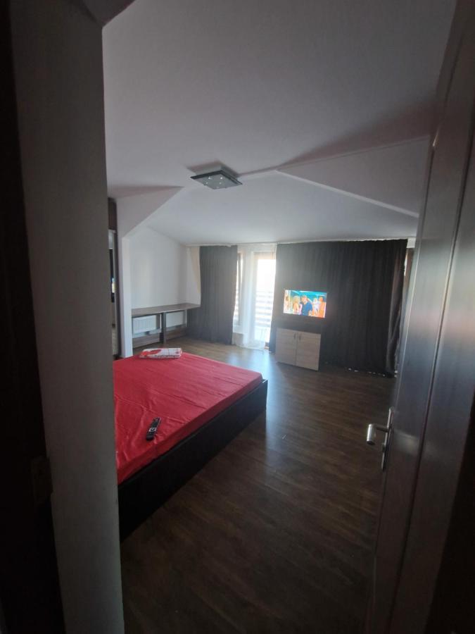 Jolie Suites Брэила Экстерьер фото