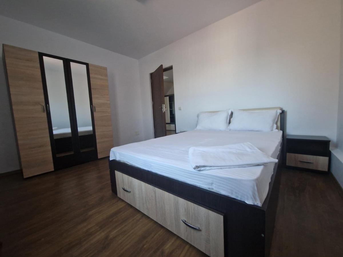 Jolie Suites Брэила Экстерьер фото
